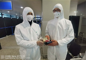 浦东机场抗疫一线执勤队员捡到钱包 ——宗保公司参与疫情防控一线