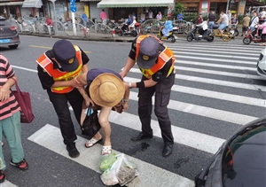 路遇突发交通事故 特保积极救助伤员——南码头市容项目队员协助处