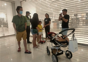 孩子走散父母急  辅警帮寻解其忧——宗保公司驻周浦项目辅警帮助