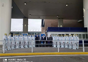 创始人冯中保看望慰问公司驻浦东机场防疫辅助队员