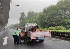 助人为乐展风采系列—近期(2021.8.18)公司涌现3起助人为乐好人好