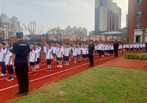 队员当教官 上好“第一课”—宗保队员变身军训教官参加澧溪中学军