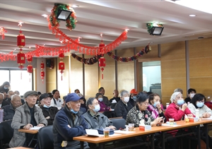 宗保公司到周浦镇老年活动中心汇报公司发展情况